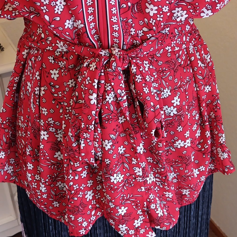 Max Studio Red Floral V-Neck Tie-Waist Blouse - Picture 4 of 15